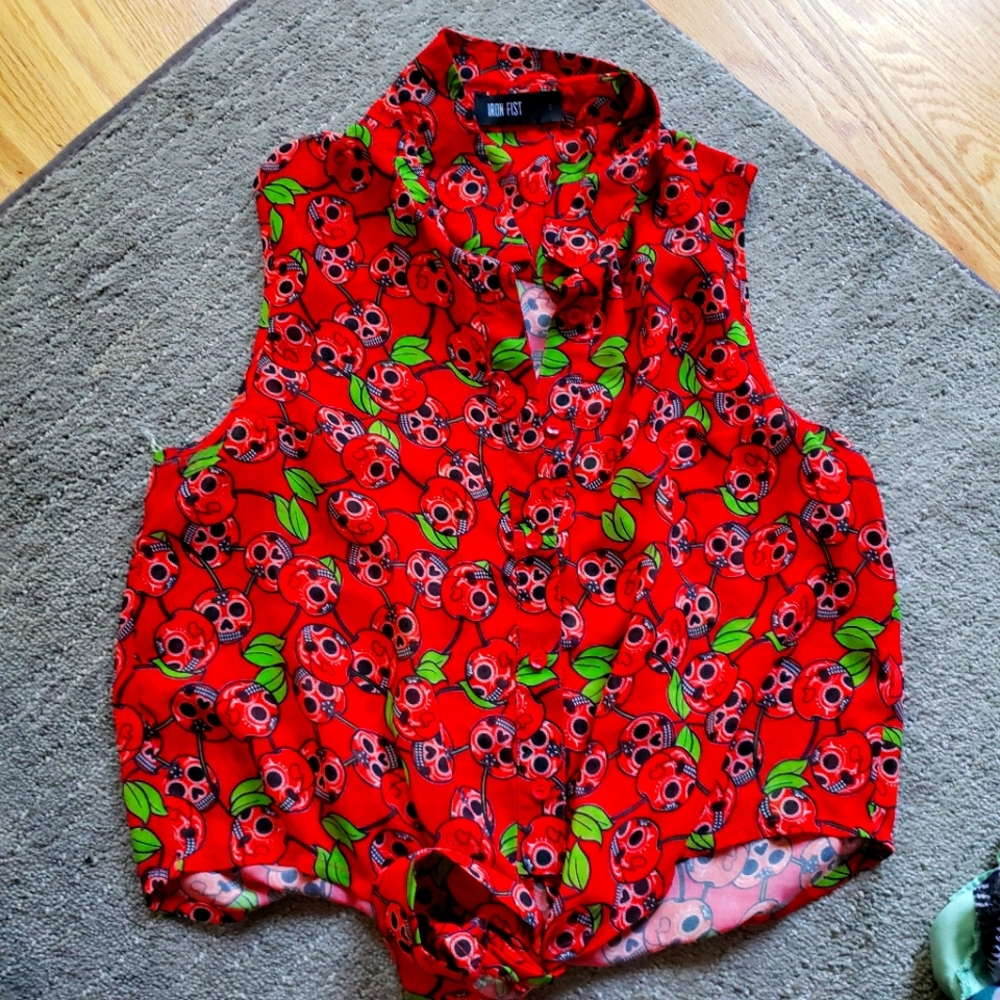 Iron Fist skull cherry top🍒💀🍒